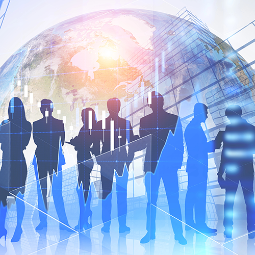 Equipo de profesionales planificando asesoramiento jurídico en reunión empresarial